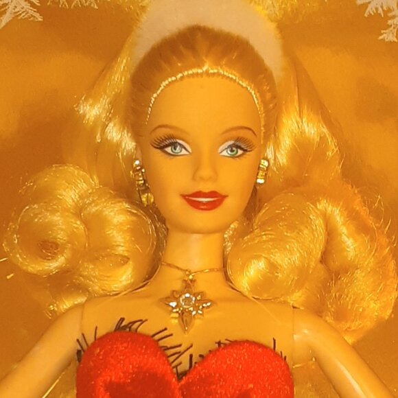 HOLIDAY BARBIE 2007 NEVER REMOVED FROM BOX, SANTA BABY DRESS. GORGEOUS - Picture 4 of 12